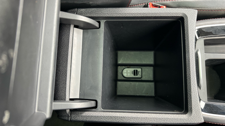 MG Hs 1.5 T-GDI Exclusive 5dr DCT Petrol Hatchback